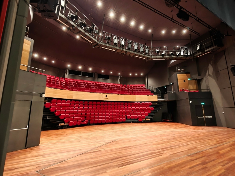 Theater de bussel rgbw zaalverlichting rgbw zaalverlichting