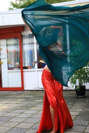 Buikdansen van binnenuit maakt je mooi als vrouw Buikdansen van binnenuit maakt je mooi als vrouw