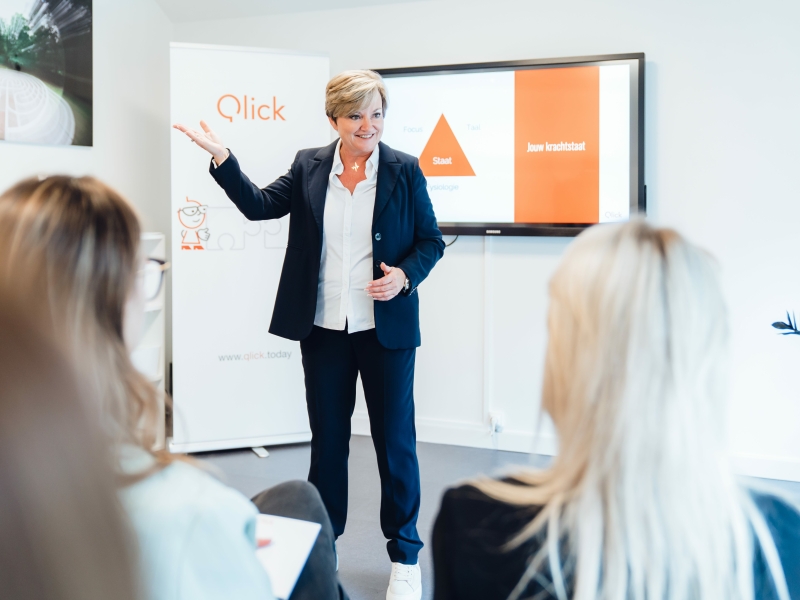 Teamcoaching biedt een krachtige manier om de samenwerking en effectiviteit binnen een team te versterken.