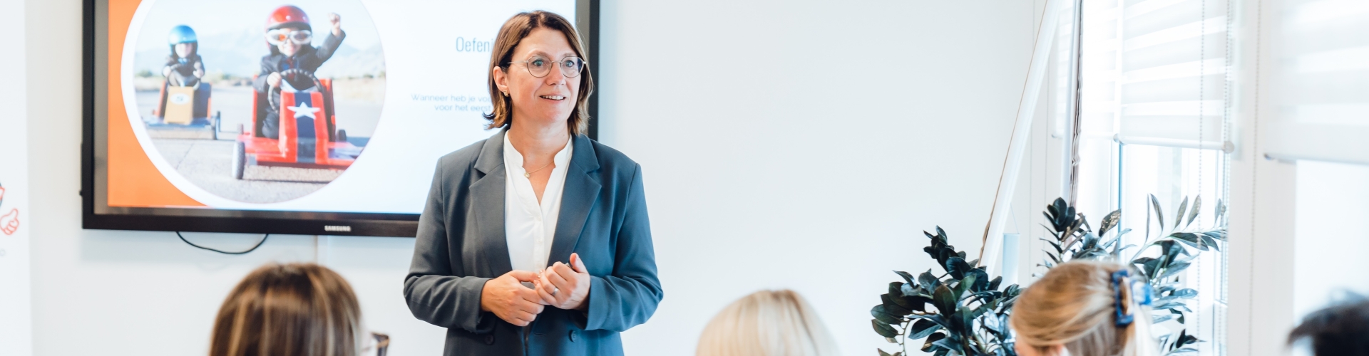 Teamcoaching biedt een krachtige manier om de samenwerking en effectiviteit binnen een team te versterken.