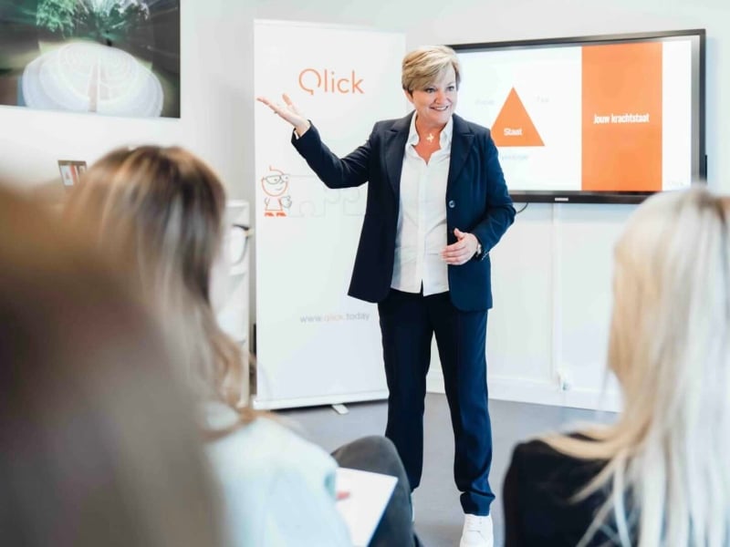 Teamcoaching biedt een krachtige manier om de samenwerking en effectiviteit binnen een team te versterken.