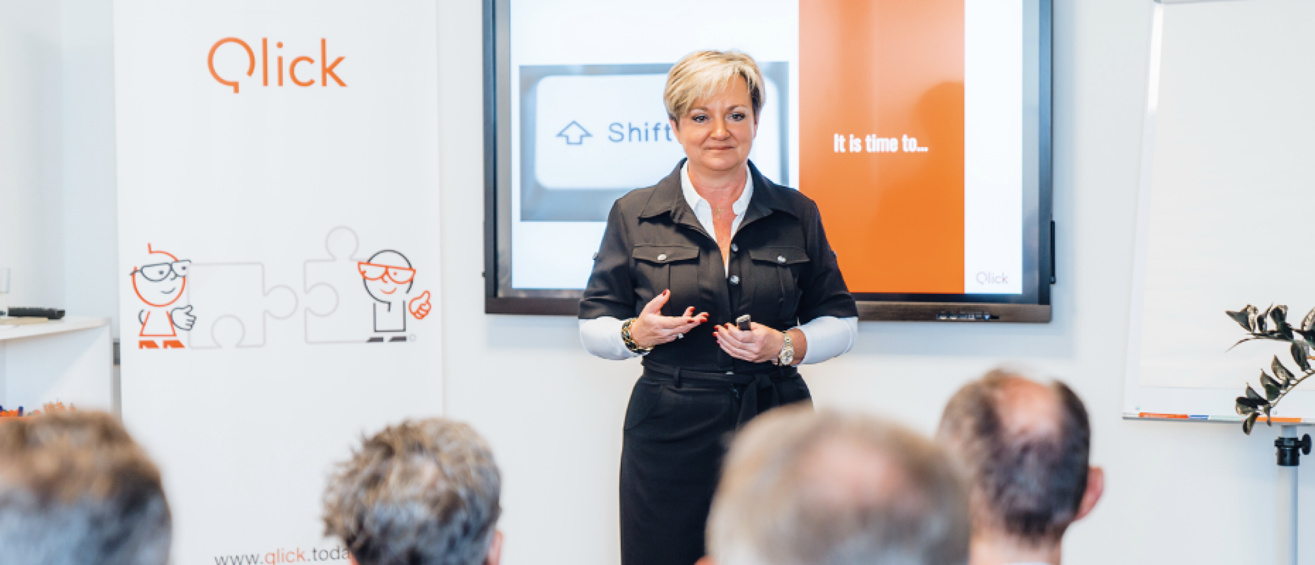 Chantal smedts geeft coaching aan een team