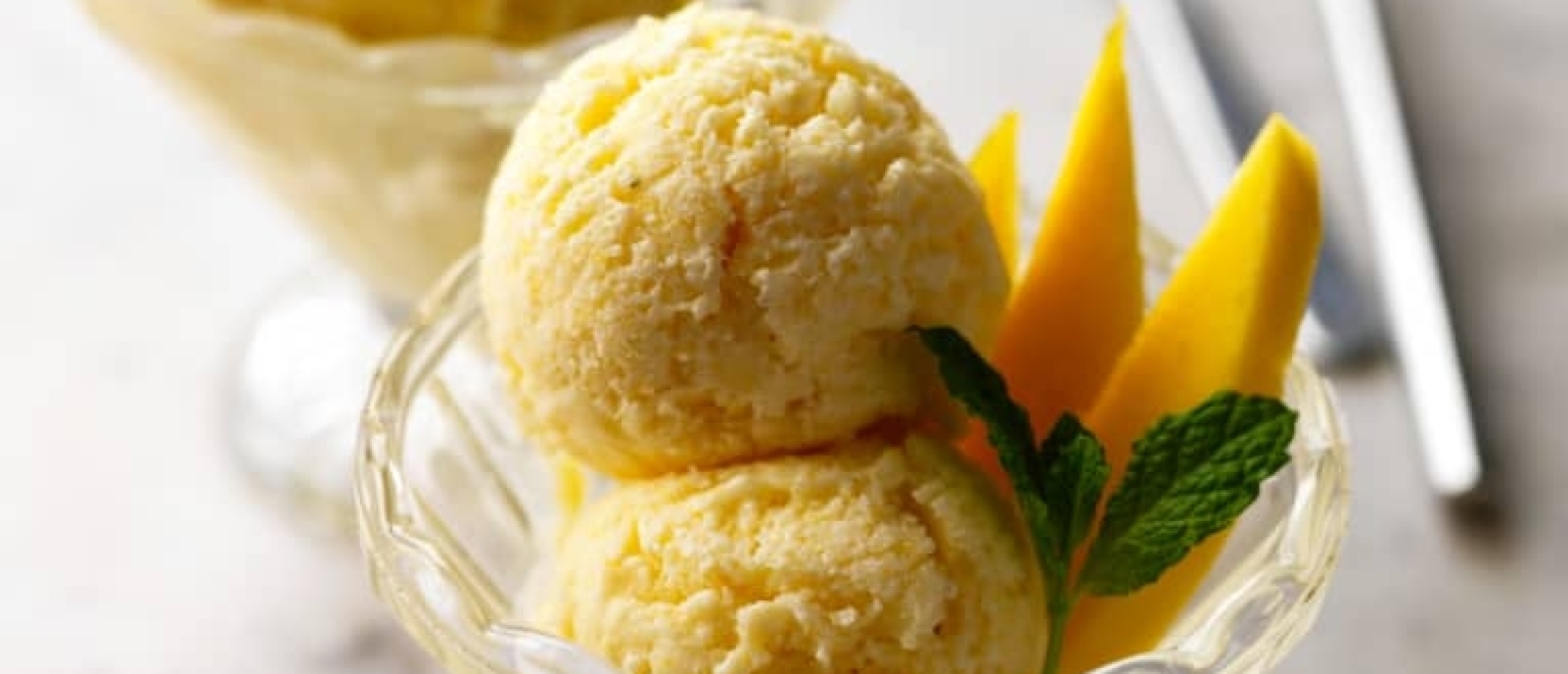 Zomerse recepten - Frozen yoghurt met mango
