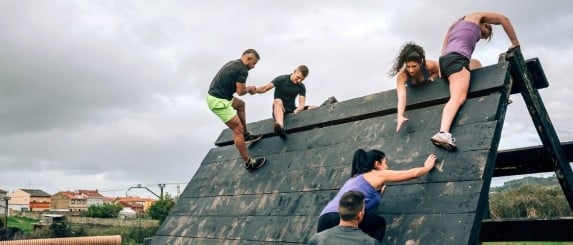 Hoe overmeester je de strong wall tijdens een obstacle run