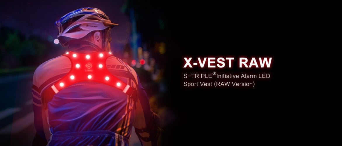 Geert Kollen gebruikt een X-Vest RAW led vest in een rolstoel