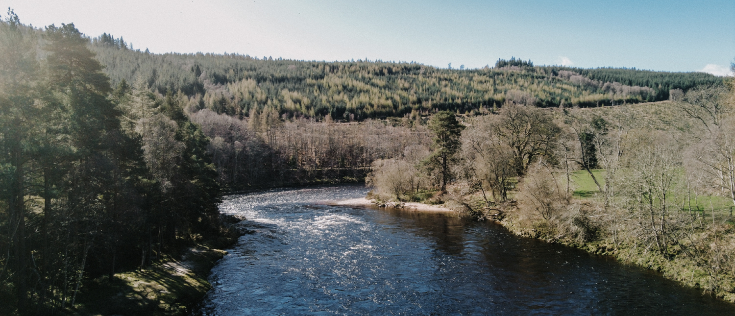 Wandelen langs de Spey-rivier