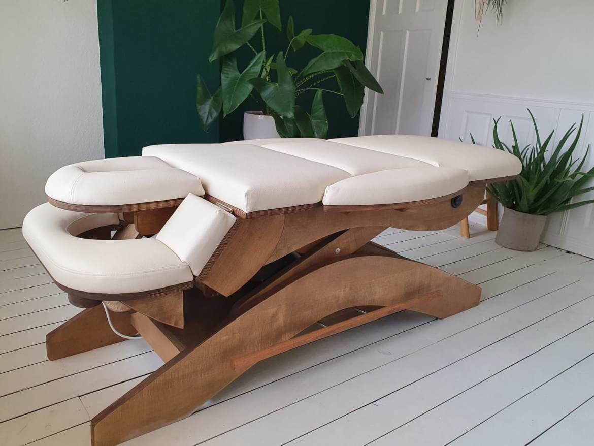 De massagetafel in de praktijk van Lotte Rodijk