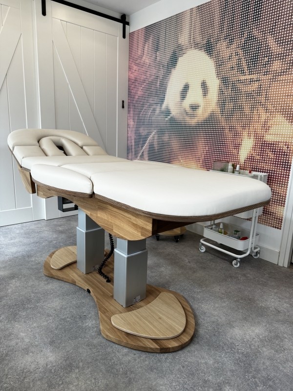 de Relax Sensation PRO-S geleverd door Massagetafel Design aan Jet van Maaren van Praktijk Punt Uit!