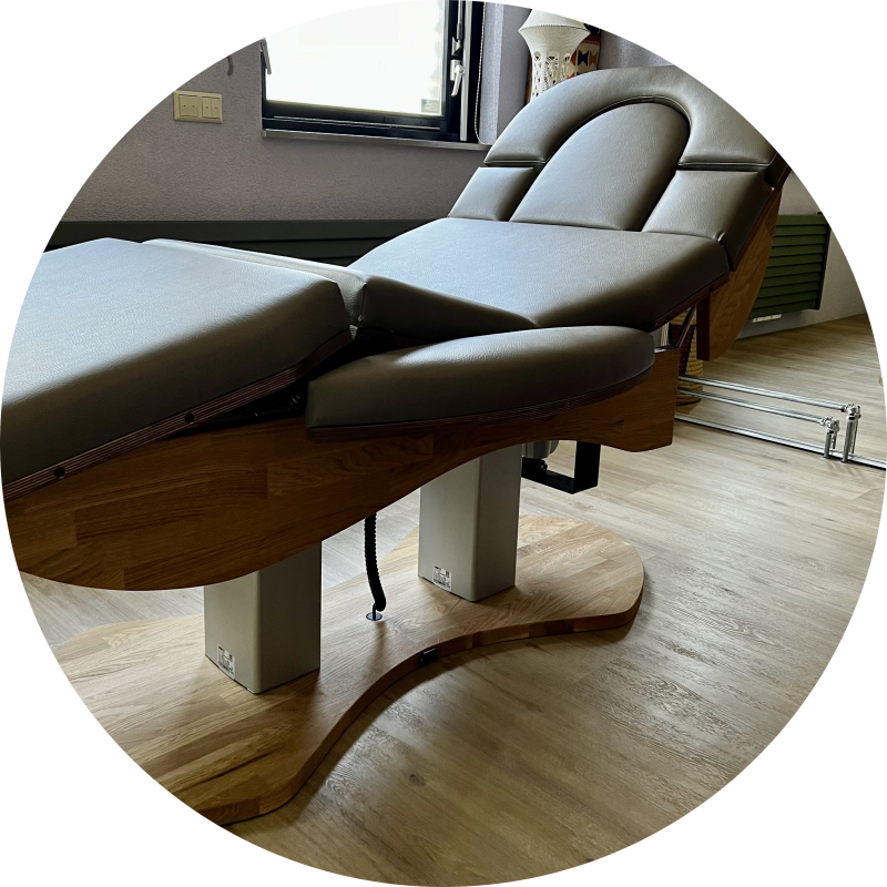 De Relax Sensation PRO-S massagetafel in Bij ZenZation Massagepraktijk van Linda Beumer