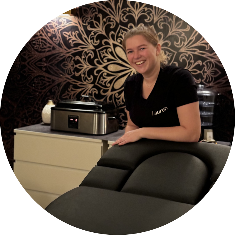 Lauren bij haar Relax Sensation PRO massagetafel