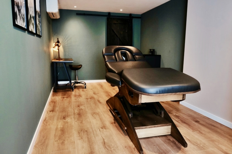 Relax Sensation PRO massagetafel in de praktijkruimte van Anne Knaepen