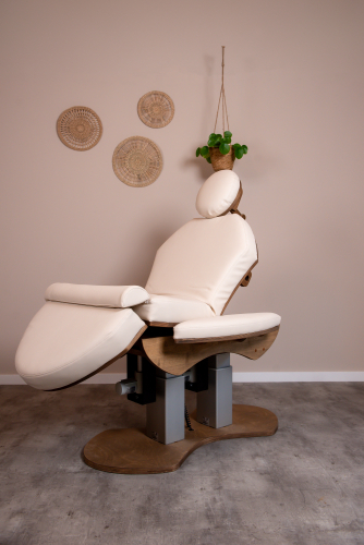 Relax Sensation PRO-S Esthetic behandelstoel in praktijkruimte