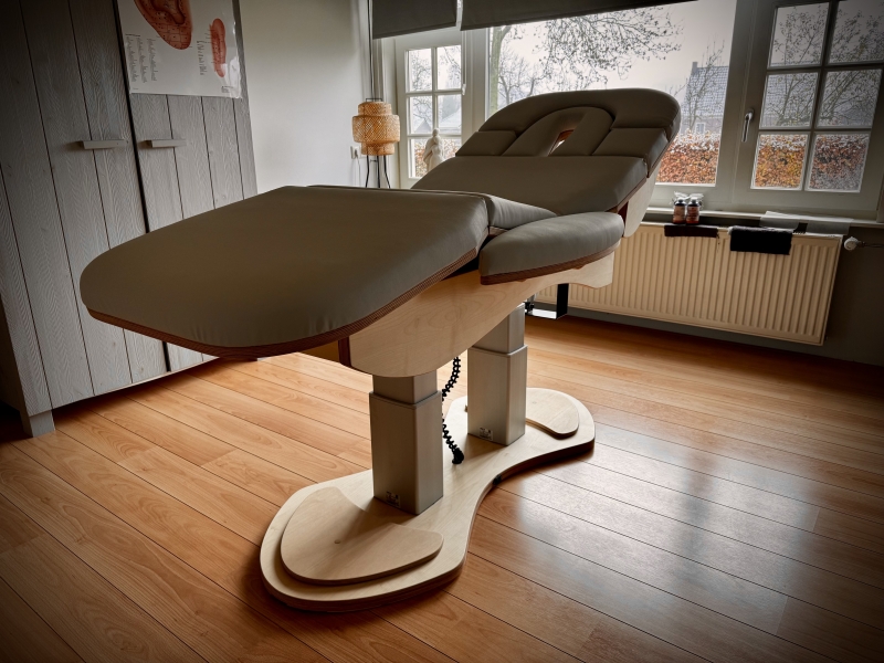 Relax Sensation PRO-S massagetafel in de praktijk van Erna Mulder