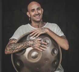 flavio salvaje handpan teacher