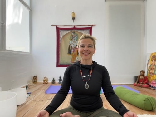 acu-yin yoga teacher Kata van Doesselaar