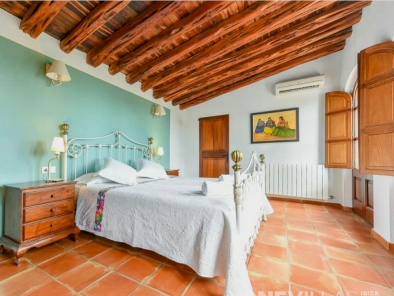 room yoga retreat