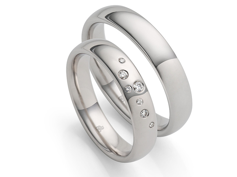 Trouwringen met diamant sterrenhemel