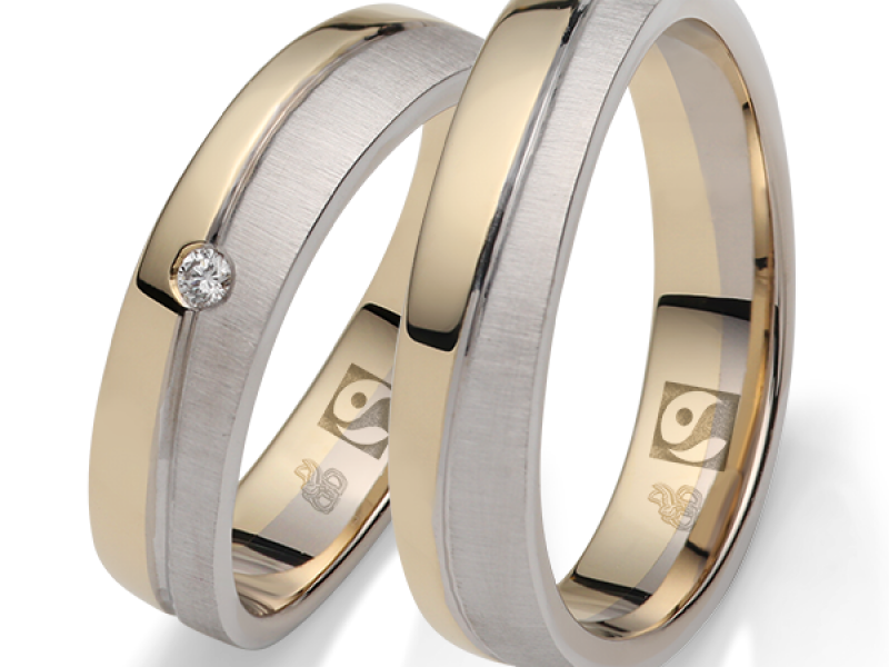 Fairtrade gouden trouwring met diamant Rauschmayer
