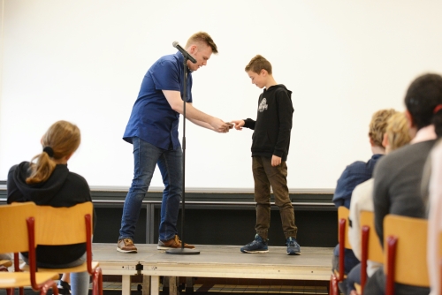 roel-beckers-interactieve-schoolvoorstelling-rond-pesten-cyberpesten-en-respect-voor-het-secundair-onderwijs48