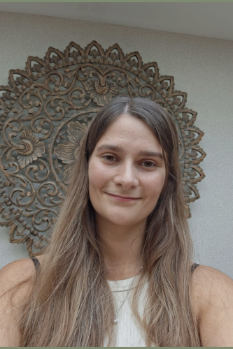 Portretfoto bij de over mij pagina van Sacred Life