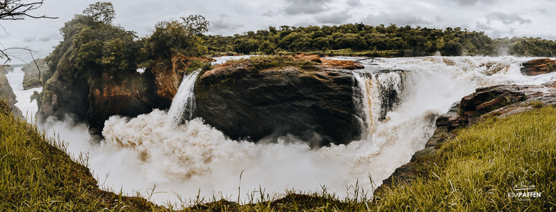 Devils Cauldron bij Murchison Falls, waar de Nijl met enorme kracht door een smalle kloof stort