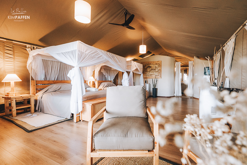 Moderne luxe tenten bij Maisha Sweetwaters, de beste lodge voor Ol Pejeta in Kenia Moderne en stijlvolle inrichting van een luxe tent bij Maisha Sweetwaters nabij Ol Pejeta Conservancy in Kenia