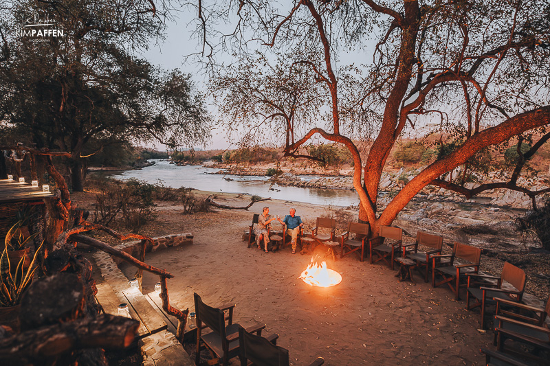 Sundowner in Majete Wildlife Reserve on Safari in Malawi