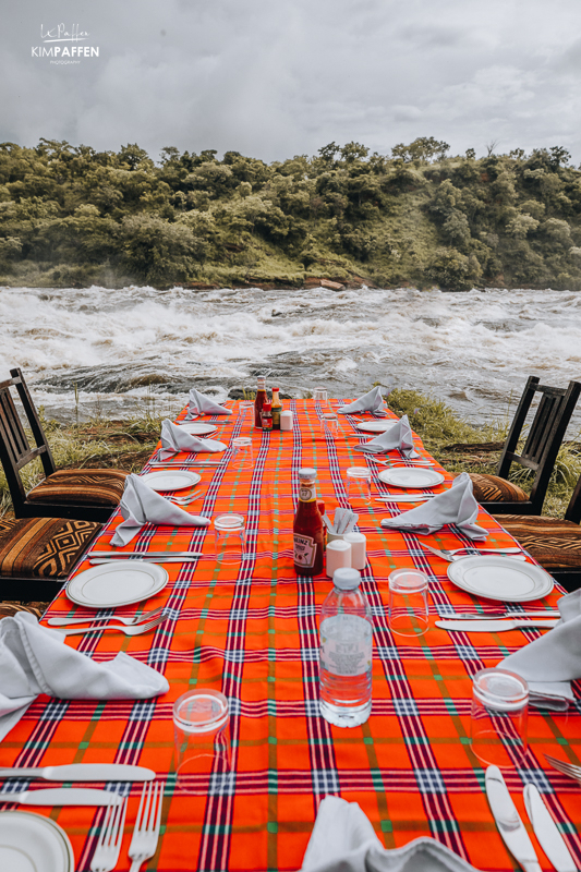 Speciale Lunch aan de oevers van de Nijl in Murchison Falls Park Oeganda