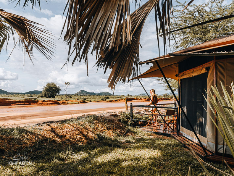 Rivierzicht-safaritent bij Ashnil Samburu Camp, een geweldige middenklasse plek om te verblijven tijdens safari in Samburu