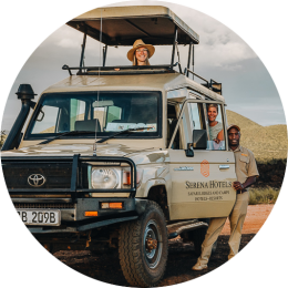 4X4 game drives in Tsavo West National Park met Serena Safari Lodge in Kenia