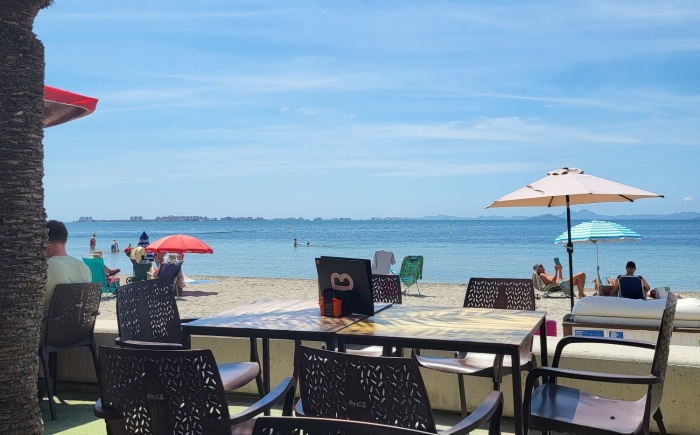 Gezellig terras aan de costa calida