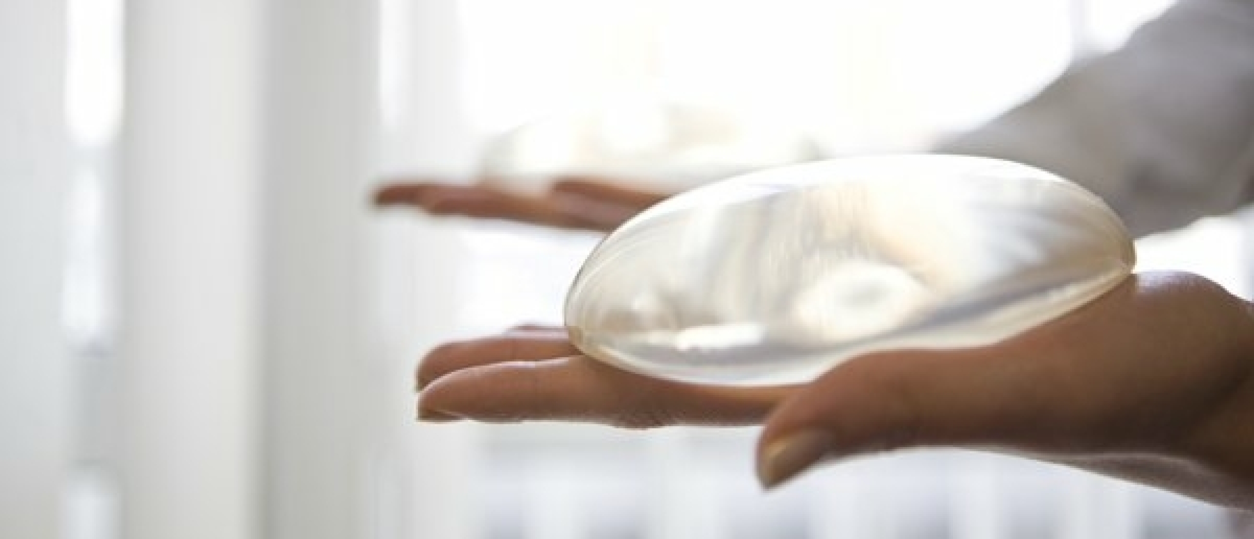 PIP implantaten | Duits keuringsbedrijf aansprakelijk voor lekkende borstimplantaten