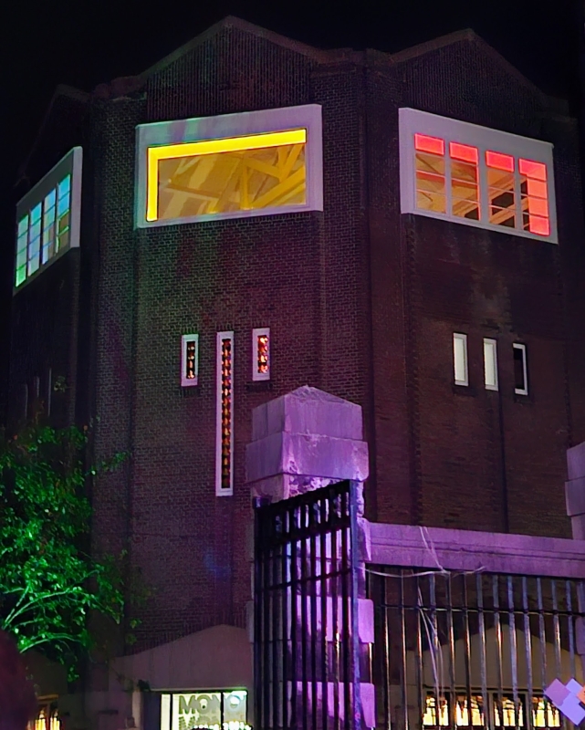 Foto van verlicht Monopole 20-9-2025
