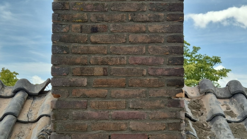 Schoorsteen opnieuw gevoegd