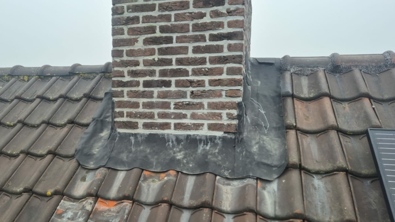 Schoorsteen voeg/loodwerk inspectie
