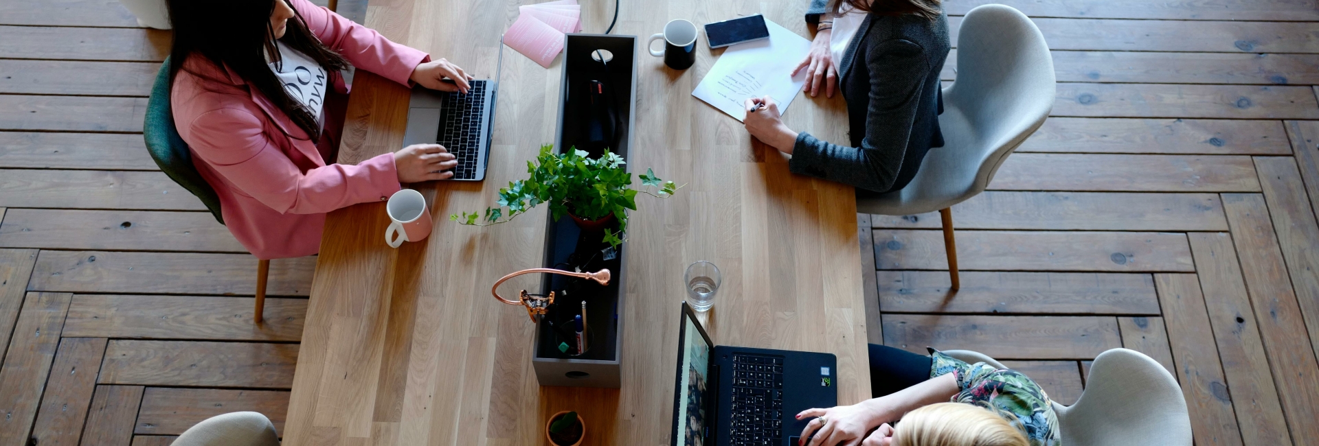 pexels-cowomen-1058097-2041627