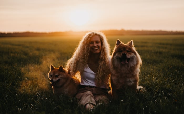 Laura Lefebvre, hondenschool, hondencoach turnhout, holistische hondencoach, meer verbinding met jouw hond, hondenopvoeding, opvoedingsadvies