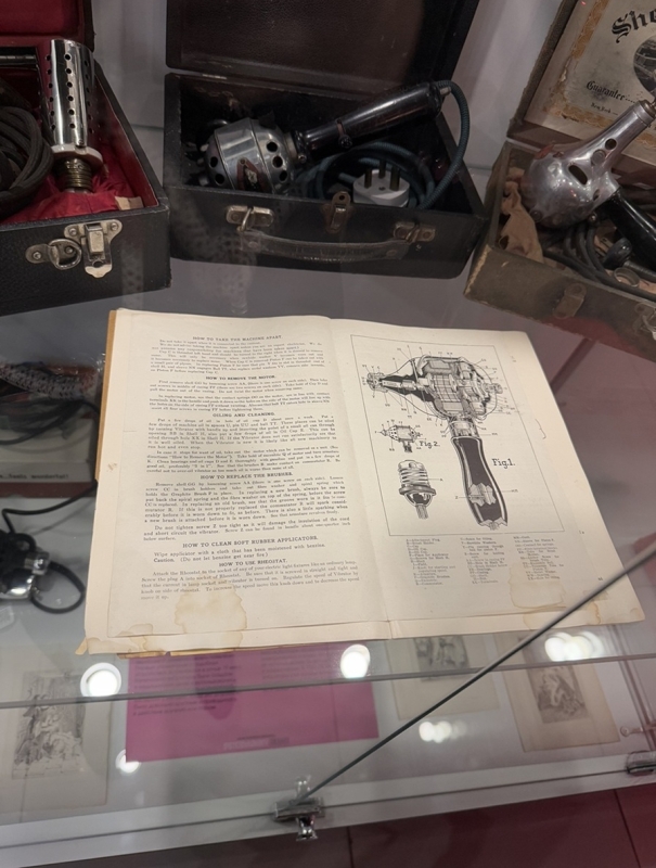 A Star Electric Vibrator set with instruction manual, circa 1910–1915