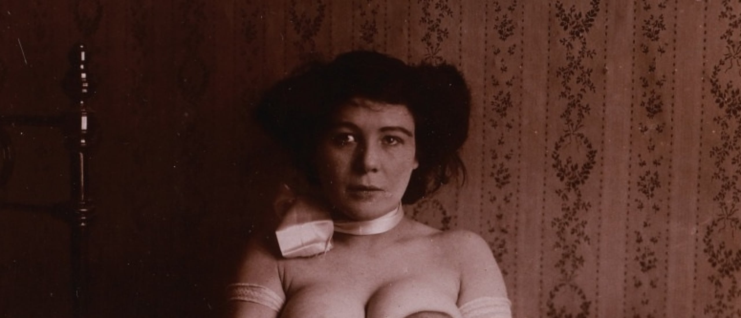 Anonyme Etudes de nu, femme assise bras croisés, entre 1900 et 1910 Musée d'Orsay