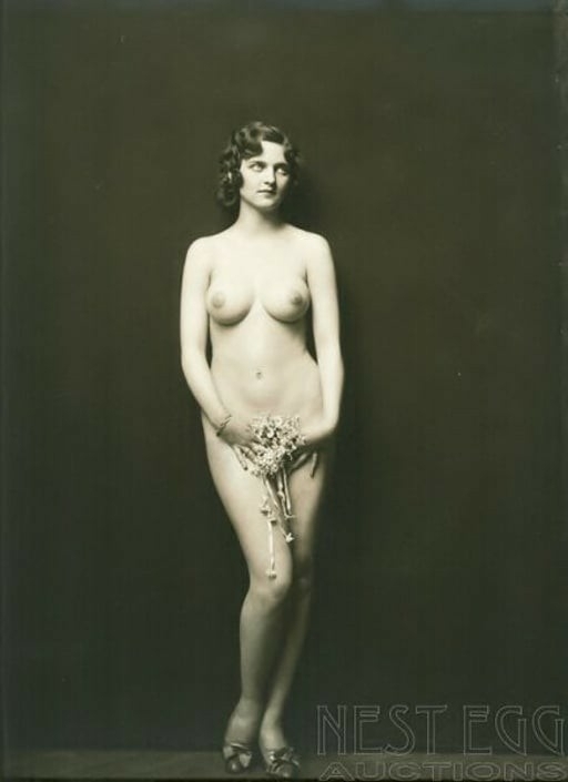 Dorothy Flood, ballet dancer, model and an actress.