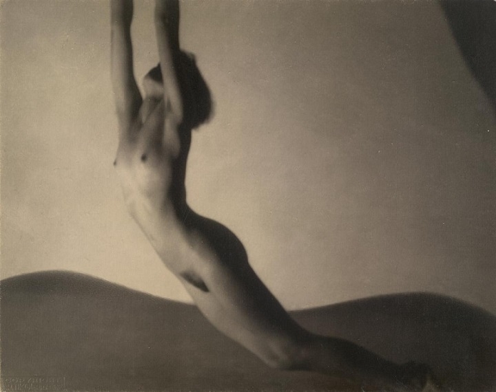 František Drtikol falling nude