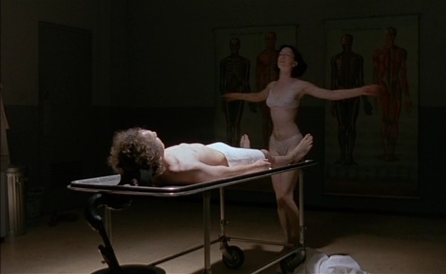 Kissed (1996) - mortuarium