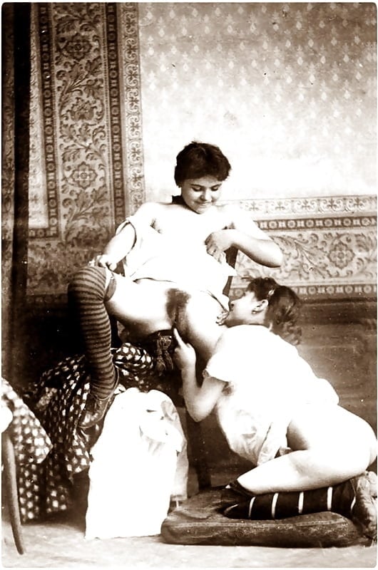 19th Century Lesbianism - 1920s Vintage Erotic Postcards/Photographs Depicting Lesbian Encounters