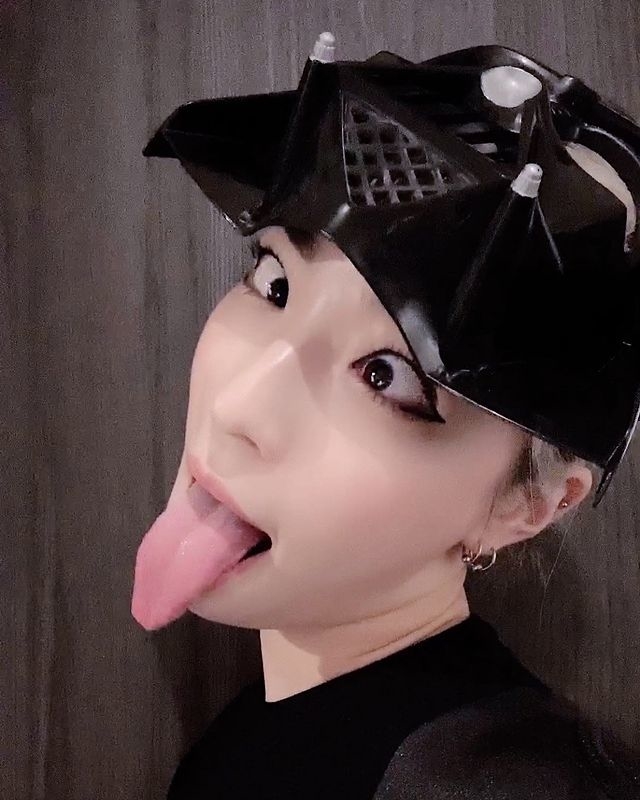 mayu manson tongue