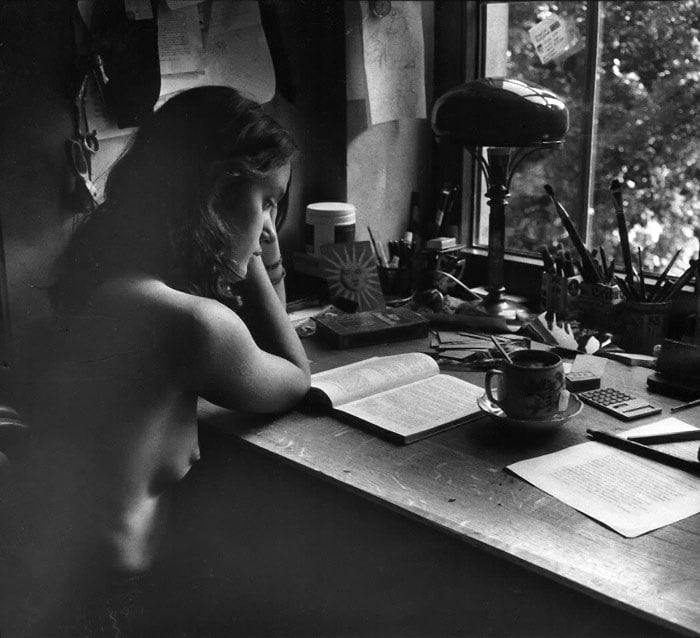 reading nude sarah saudek