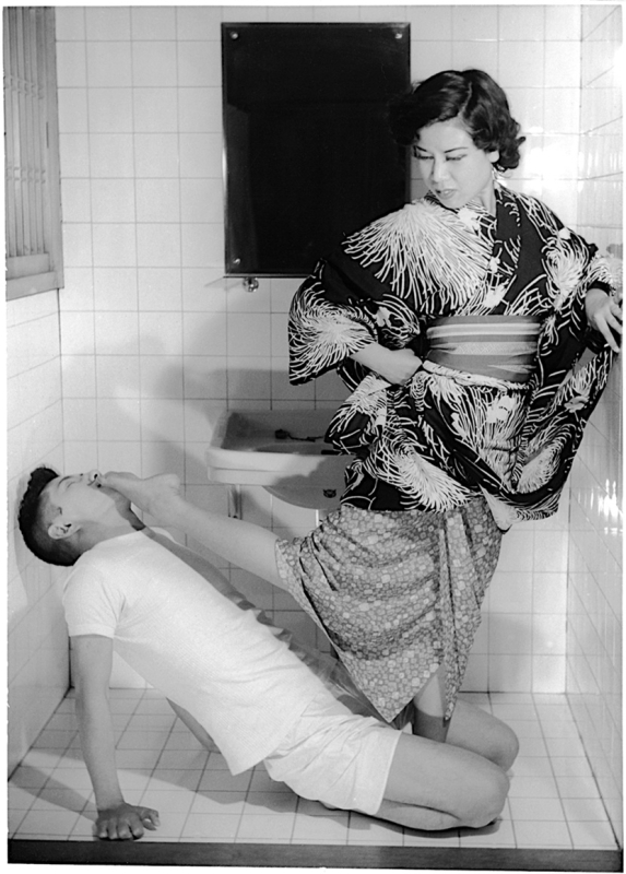 Rumi Kasuga: feet fetishism