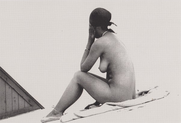 sitting nude mary willemsun