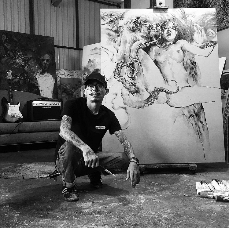 Trần Trung Lĩnh in his studio