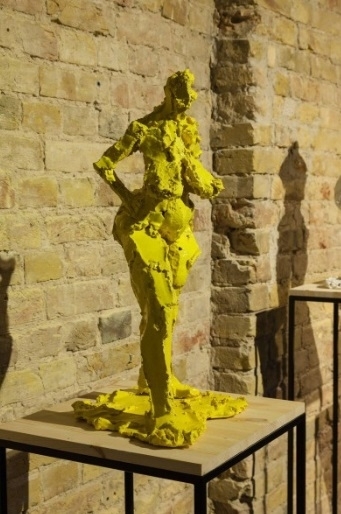vladimir sai yellow female statue