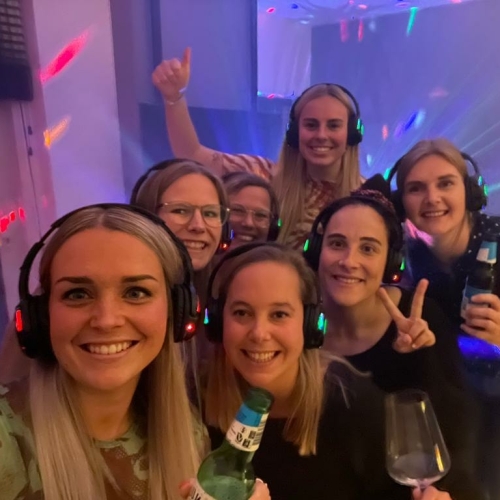 Silent disco op een studentenfeestje in Leiden